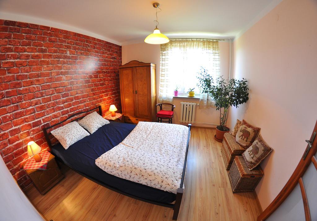 Cozy Apartment In Tarnów Kültér fotó
