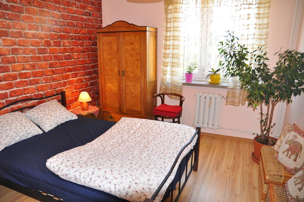 Cozy Apartment In Tarnów Kültér fotó