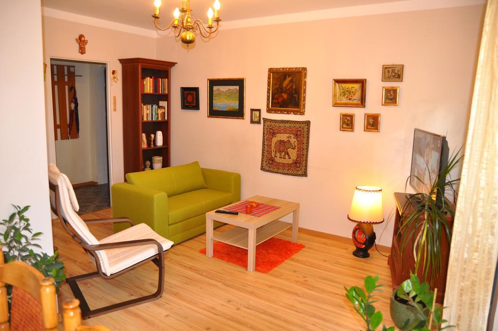 Cozy Apartment In Tarnów Kültér fotó